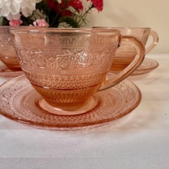 KIG Indonesia Pink Trellis Glass Cups and Saucers‎ Set Vintage Tea Party - Picture 4 of 4